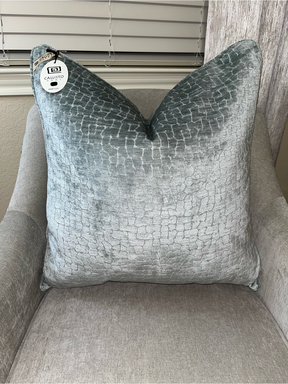 1-NWT CALLISTO HOME CUT VELVET CROCODILE DESIGN DECORATIVE LUXURY PILLOW